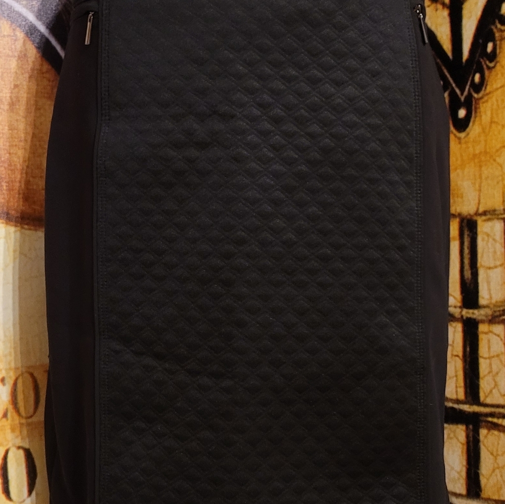 WHBM Black Quilted Matelasse Black Panel Fitted Straight Pencil Skirt - Picture 6 of 8